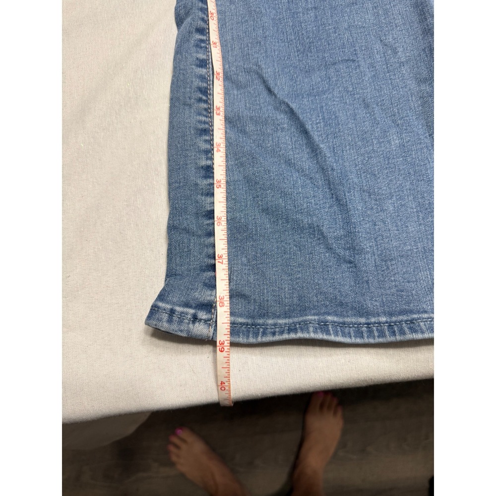 Hollister Women Blue Flare Jeans Medium Wash Denim Size 00 x 30 Inseam - Picture 2 of 6